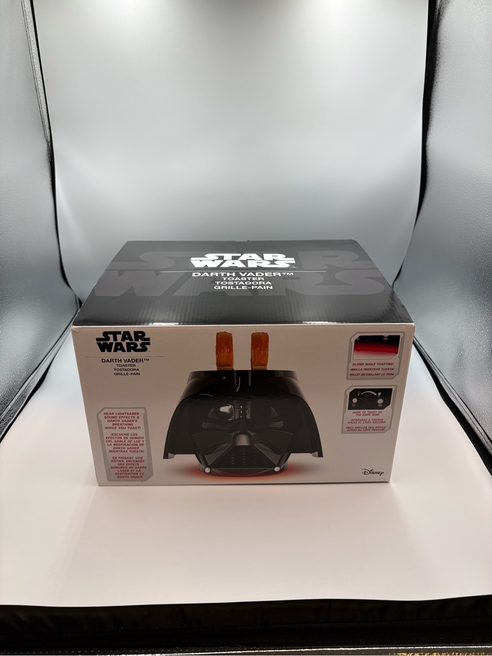 Uncanny Brands Star Wars Darth Vader Toaster W/Lights & Sounds NEW!